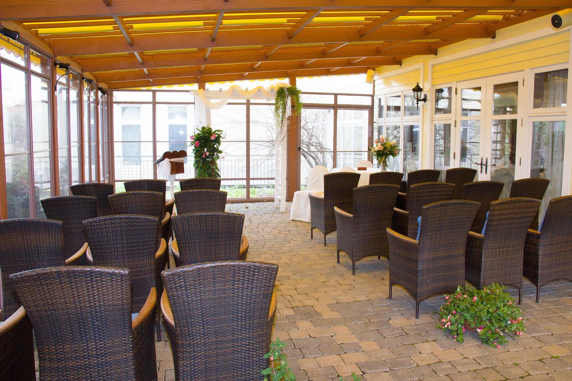 Auberge West Brome Экстерьер фото